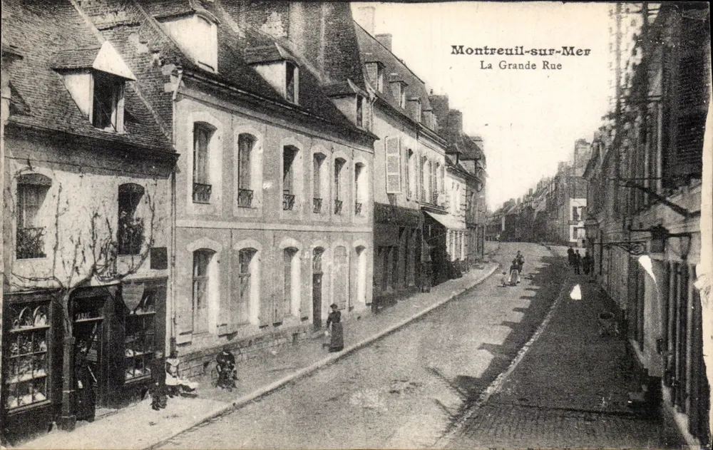 Montreuil-sur-Mer — Die Grande Rue — M. T. Drucker, Limoges - Vorderseite