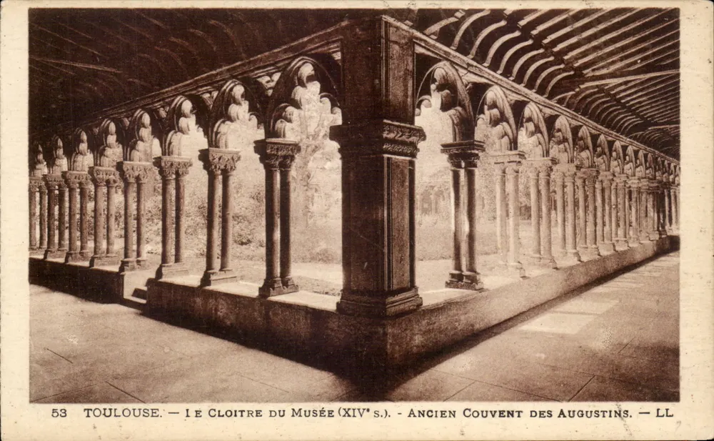 Toulouse — O Claustro do Museu (século XIV) — Antigo Convento dos Agostinhos — LL - Frente