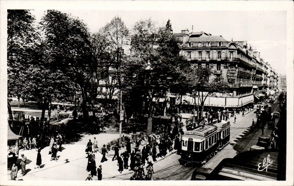 Toulouse - Die Straße von Elsass-Lothringen und der Platz du Capitole — Éditions Labouche - Vorderseite