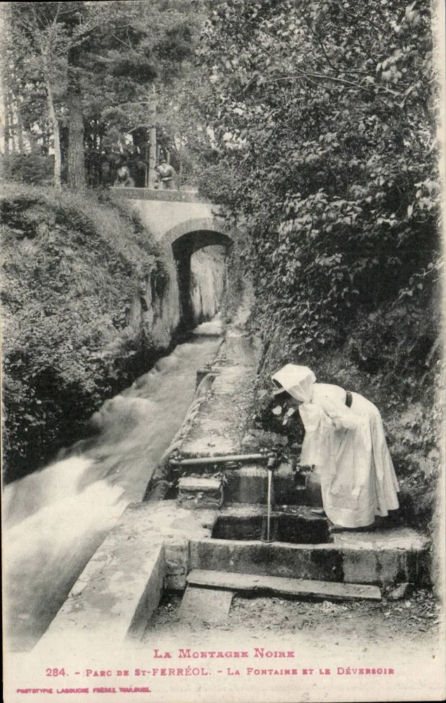 A Serra Negra - A Fonte e o Desaguadeiro - Parque de St-Ferréol - Prototype L'Adouche Frémal - Frente