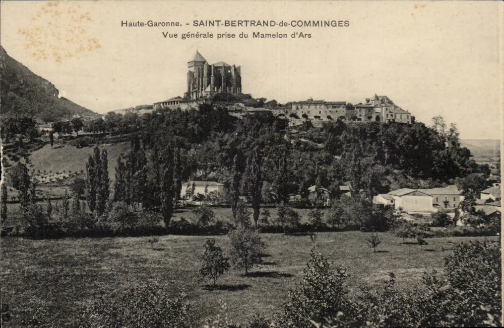 Saint-Bertrand-de-Comminges — Vista geral tirada do Mamelon d'Ars — Haute-Garonne - Frente