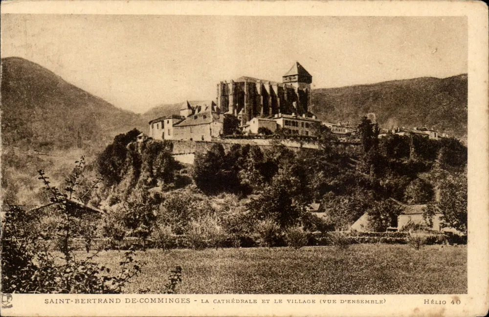 Saint-Bertrand-de-Comminges - Die Kathedrale und das Dorf (Übersicht) — Hélio 40 - Vorderseite