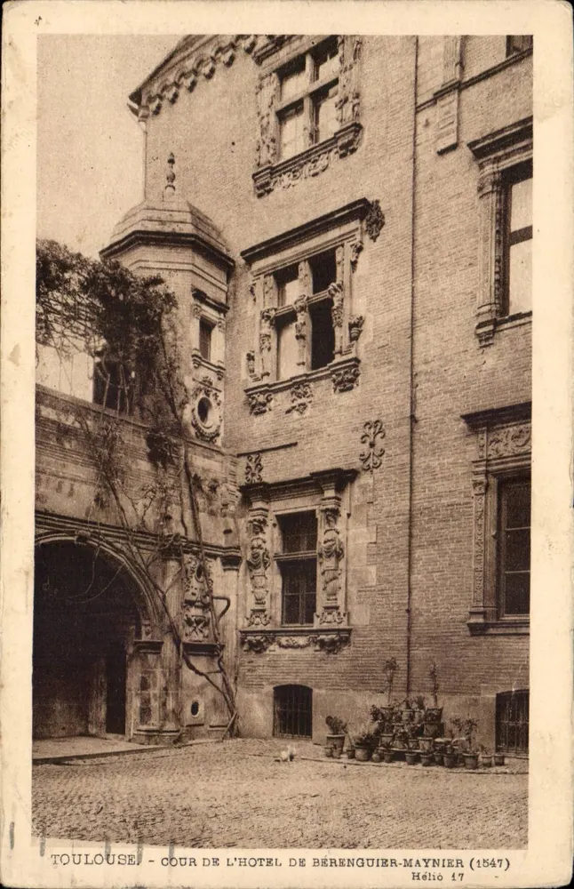 Toulouse - Cour de l'Hôtel de Bérenguier-Maynier (1547) — Hélió 17 - Vorderseite