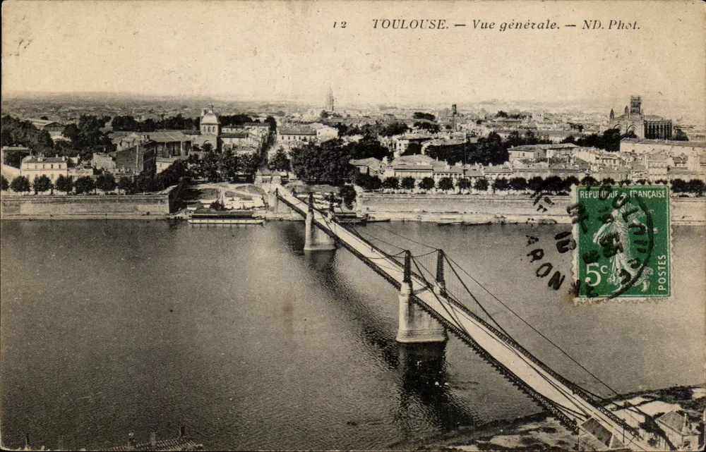 Toulouse — Vista geral — ND. Fot. - Frente
