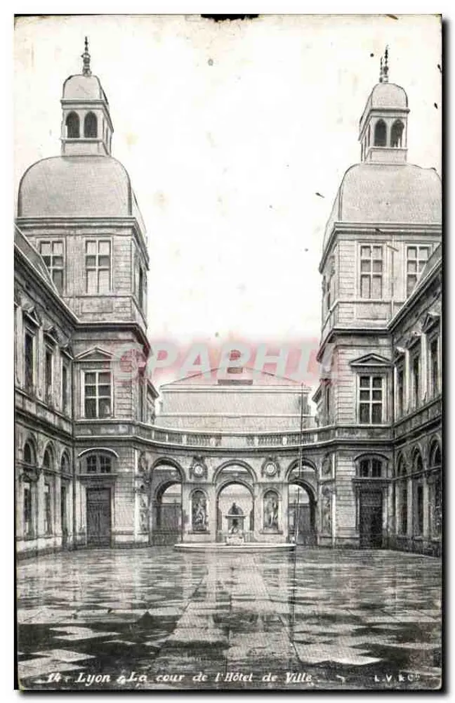 Lyon — A cour do Hotel de Ville — L.V. 805 - Frente