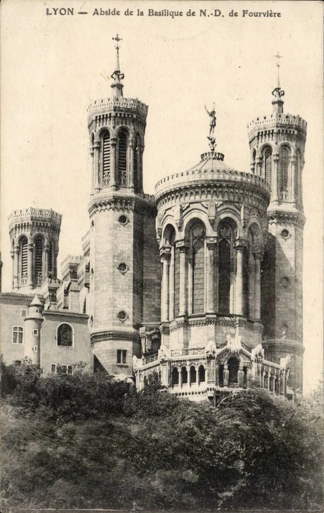 LYON — Abside da Basílica de N.-D. de Fourvière - Frente