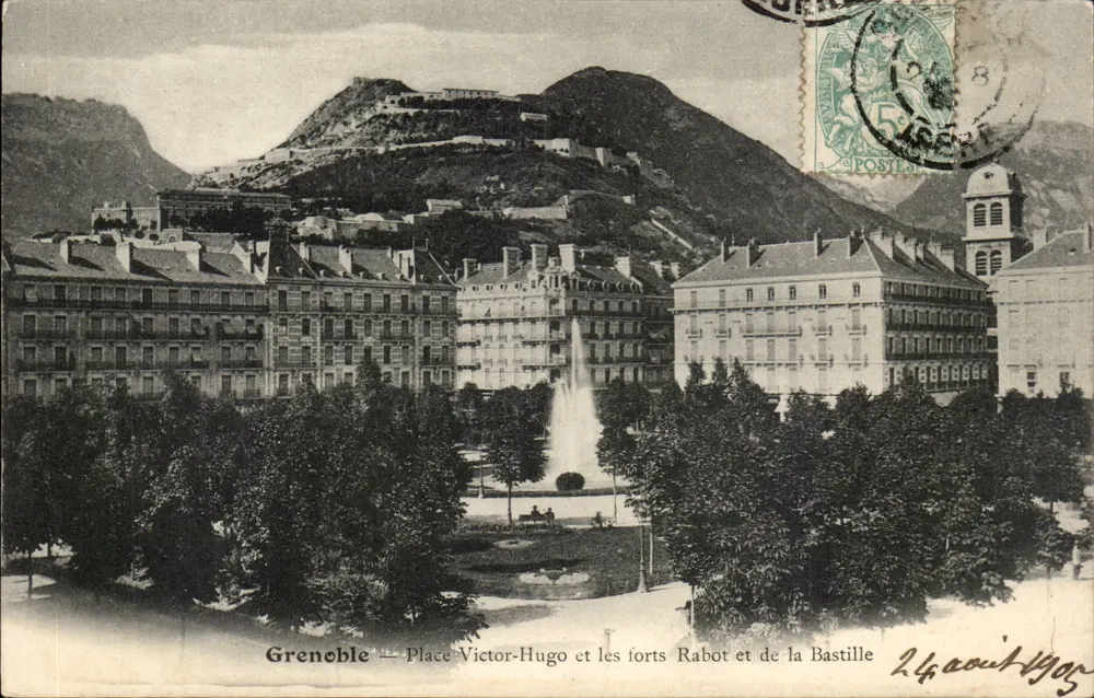 Grenoble — Place Victor-Hugo und die Befestigungen Rabot und de la Bastille - Vorderseite
