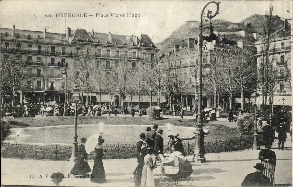 Grenoble — Place Victor-Hugo — CI AV coll. L.P. Grenoble - Awers