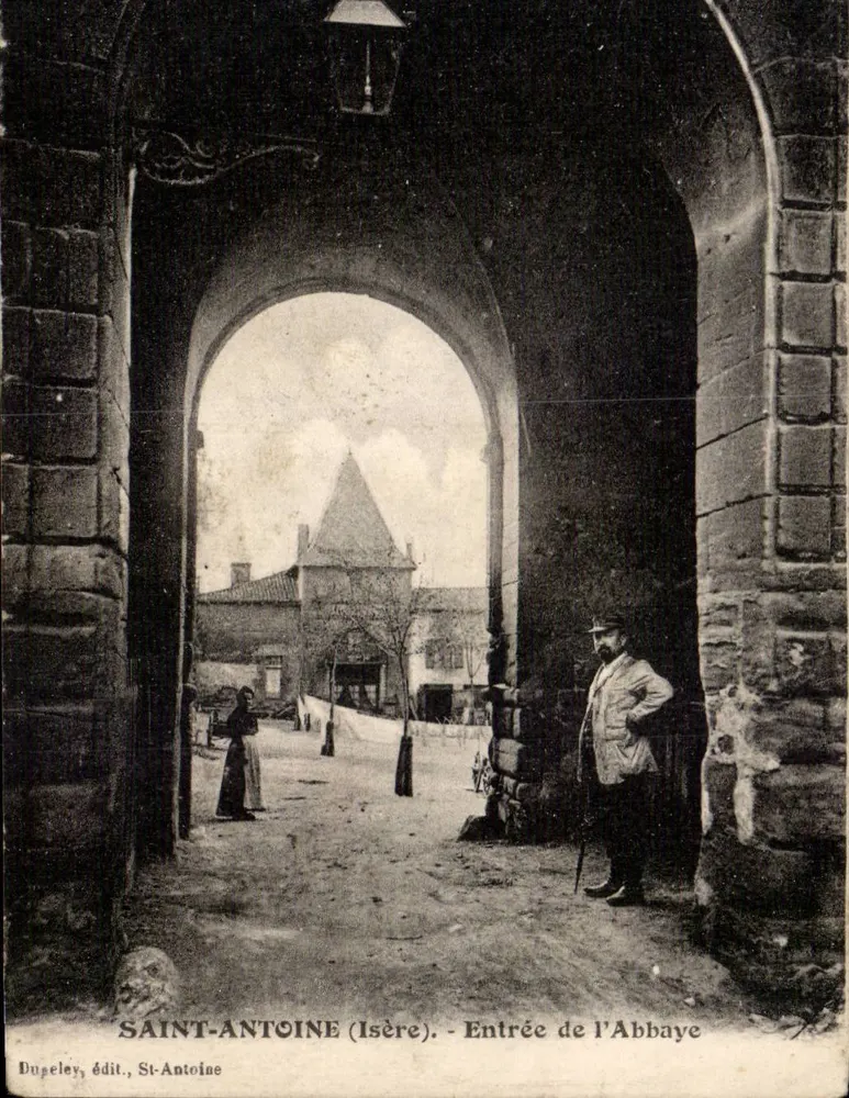 Saint-Antoine (Isère) — Entrada da Abadia — Dugeley, editor, Saint-Antoine - Frente