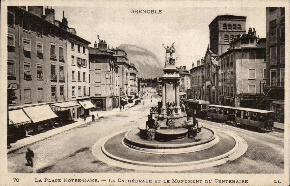 Grenoble — Place Notre-Dame, die Kathedrale und das Denkmal des Centennaires — LL, n°70 - Vorderseite