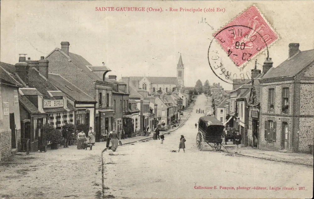 Sainte-Gauburge (Orne) - Rue Principale (côté Est) — Coleção E. Pasquis, fotógrafo-editor, Laigle (Orne) - 267 - Frente