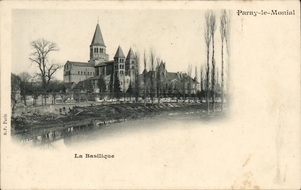 A Basílica — Paray-le-Monial — B.F. Paris - Frente