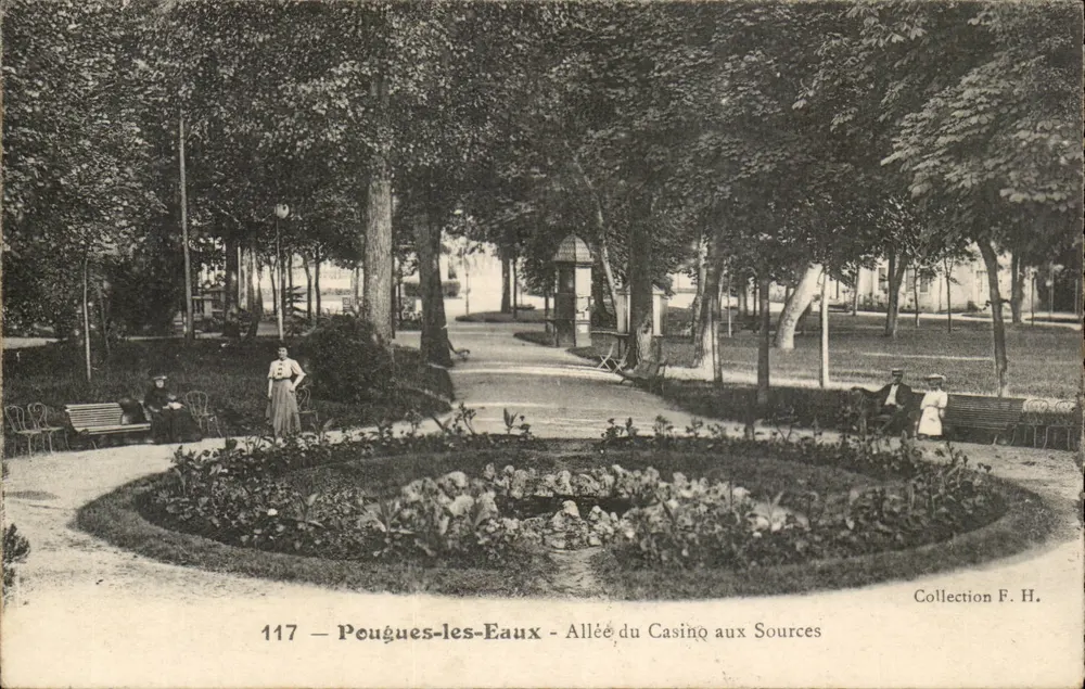 Pougues-les-Eaux — Allee des Casinos an den Quellen — Sammlung F. H. Nr. 117 - Vorderseite