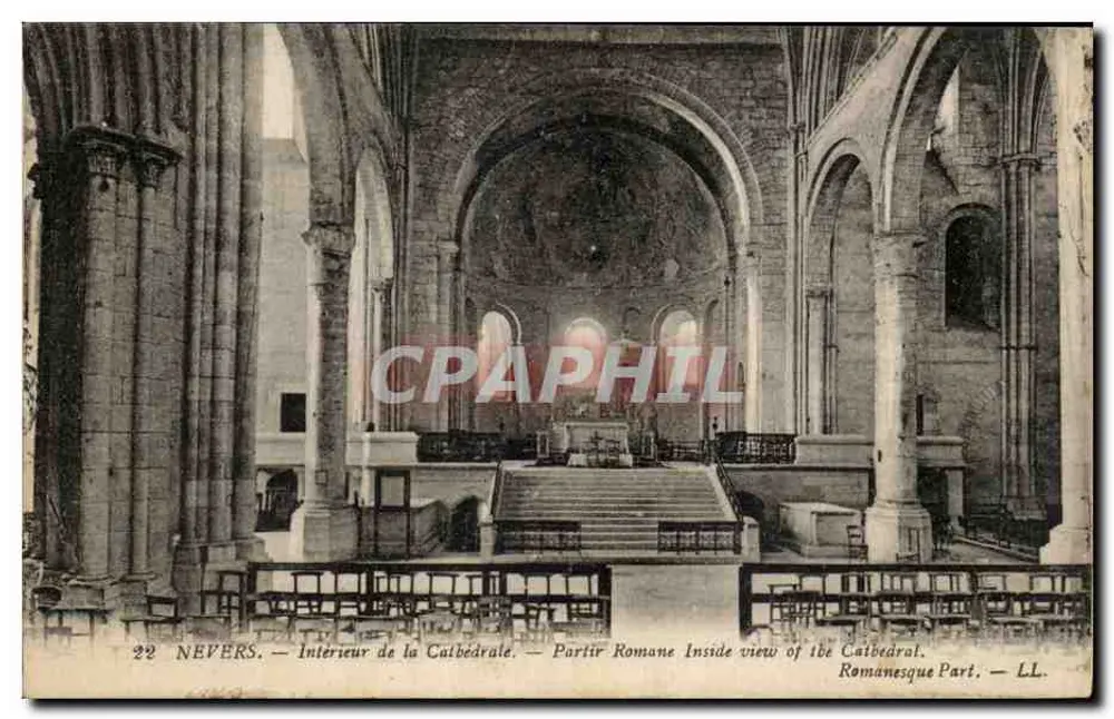Nevers — Interior da Catedral — Parte Romana - Frente