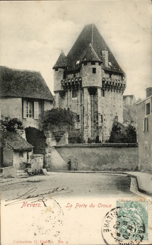 Nevers. A Porta do Croux — Coleção G. Guérot, No. 9 - Frente
