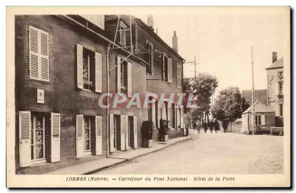 Lormes (Nièvre) — Kreuzung des Nationalbrücke — Posthotel - Vorderseite