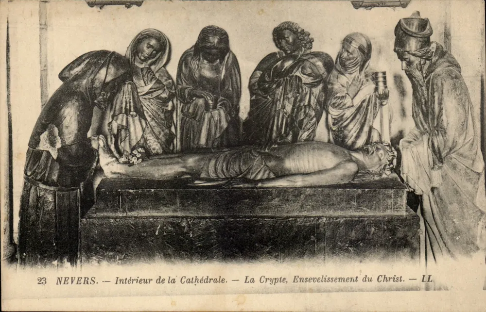 Nevers — Interior da Catedral — A Cripta, Sepultamento do Cristo — LL - Frente