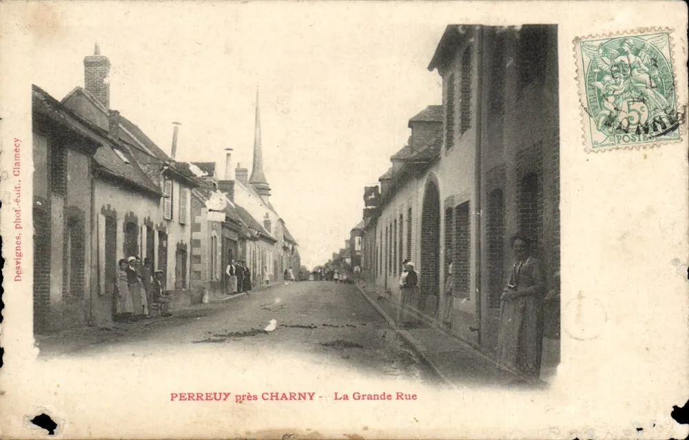 Perreux près Charny — La Grande Rue — Desvignes, phot. édit. Gliamecyc - Vorderseite