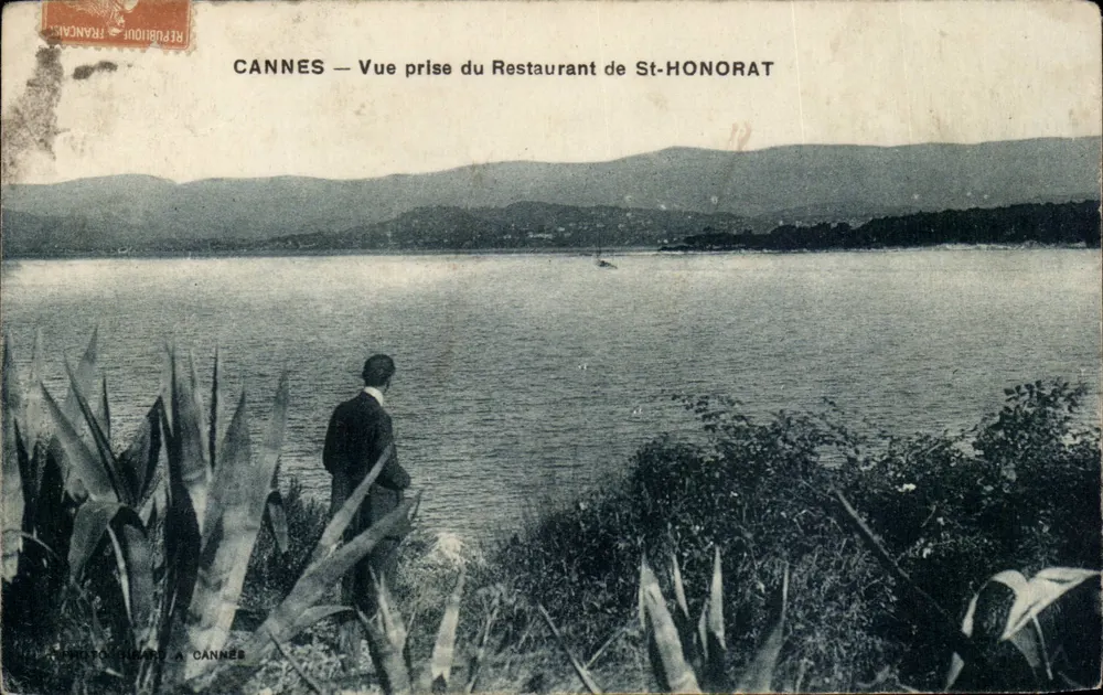 CANNES — Ansicht vom Restaurant von St-HONORAT — Verlag H. HINARD A CANNES - Vorderseite