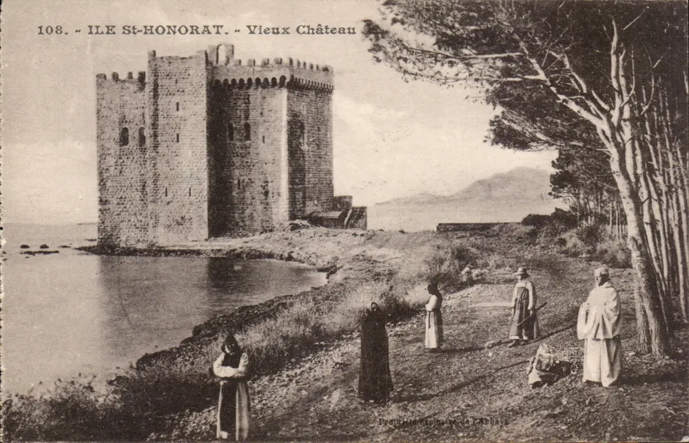 Ilha de St-Honorat - Velho Castelo — Editor: Gilefta, Nice - Frente