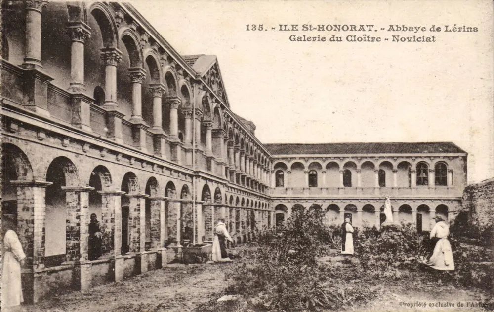 Ile Saint-Honorat — Galerie des Klausurhofes — Abtei Lérins - Vorderseite