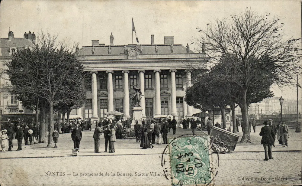 NANTES — Die Promenade de la Bourse. Statue Villebois — Sammlung Decré frères - Vorderseite