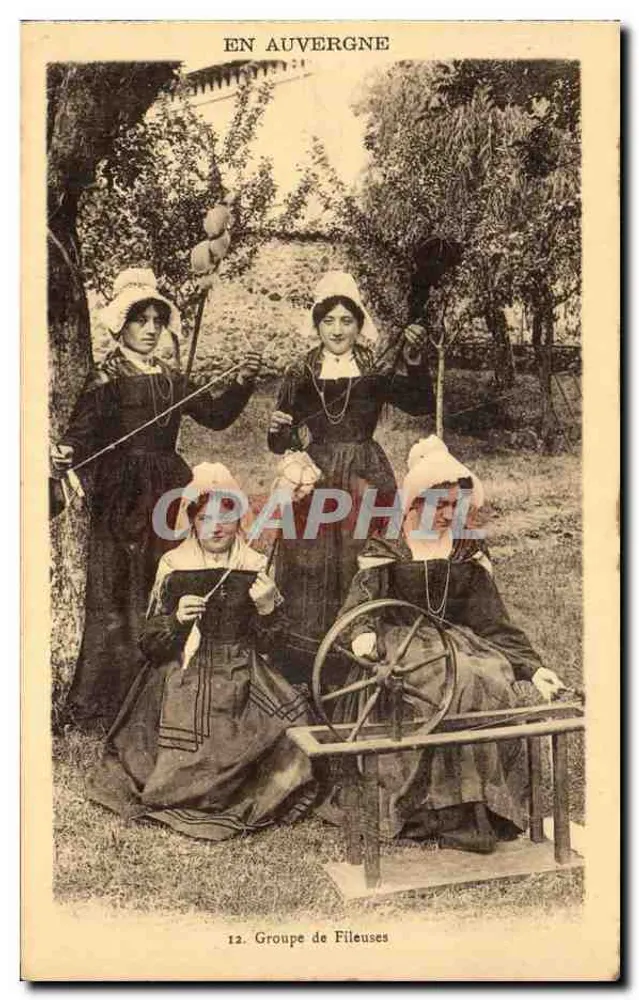 In der Auvergne — Gruppe von Spinnern — Éditions Malroux-Laborie et Delprat, Aurillac - Vorderseite