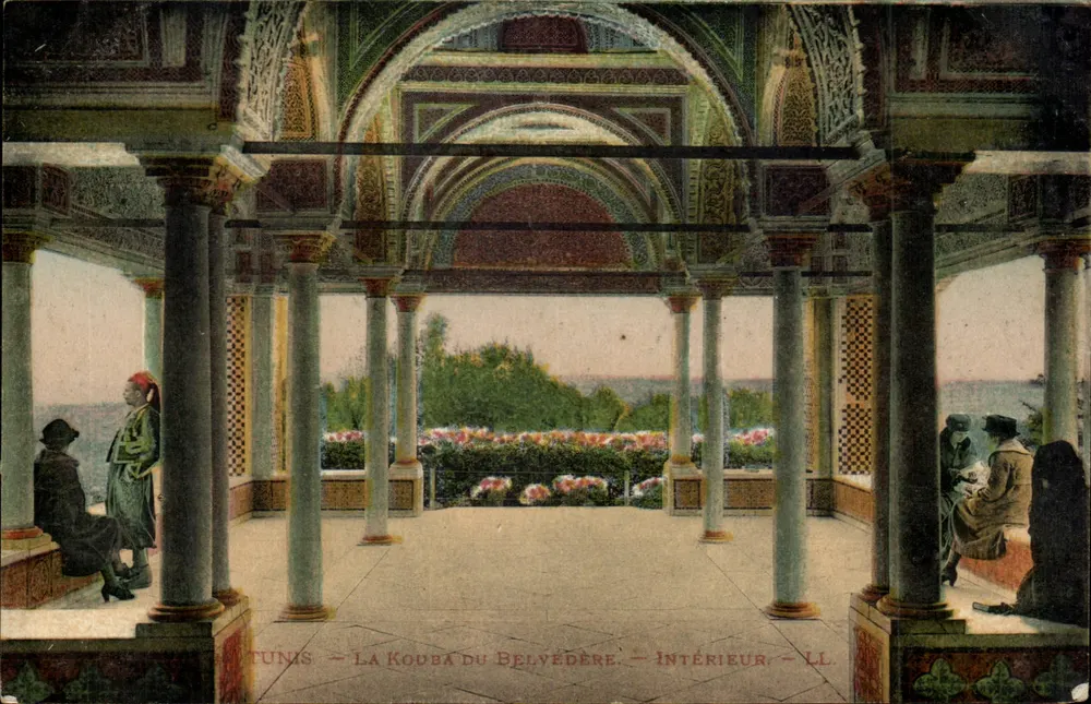 Tunis — La Kouba du Belvédère — Innenraum — LL - Vorderseite