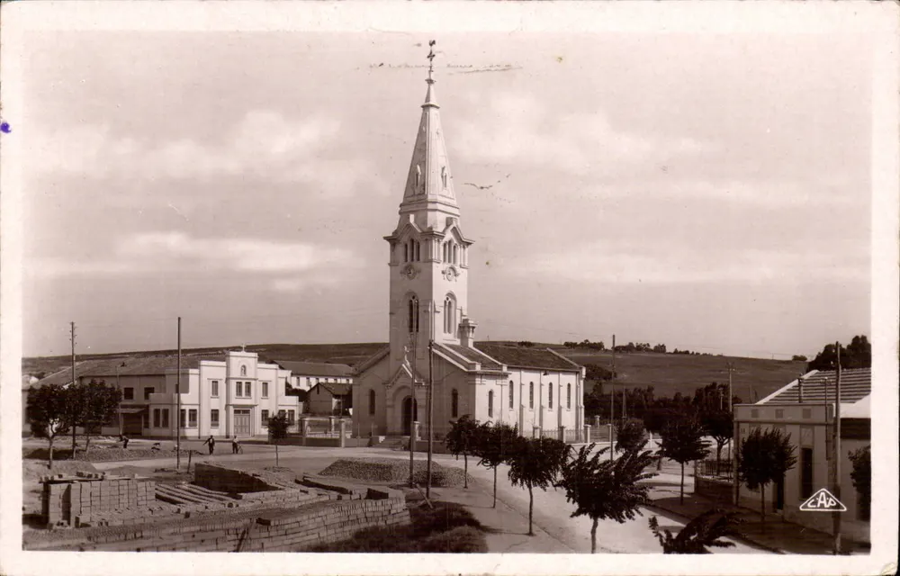 Kirche und Haus Sainte-Bernadette — Ferrières — Verlag C.A.A. - Vorderseite