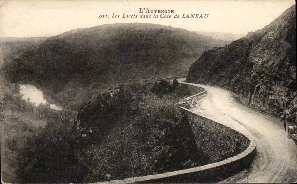 Os Curvas na Costa de LANEAU — L'Auvergne — editor L'Auvergne, n° 911 - Frente
