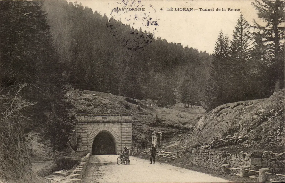 Le Lioran — Tunel da Estrada — Hauvergne - Frente