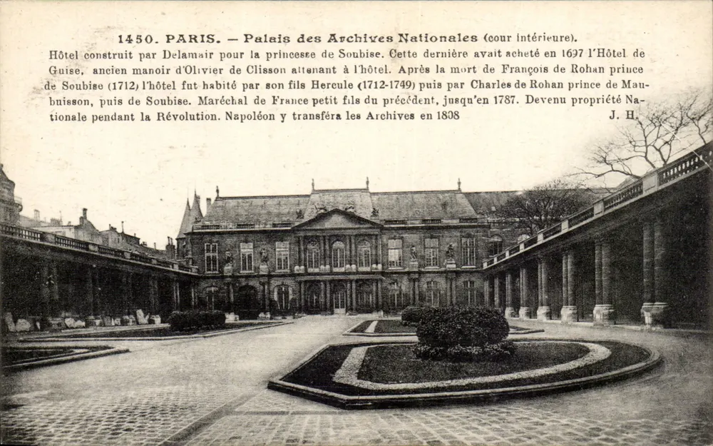 Parigi — Palazzo delle Archivio Nazionale (cortile interno) — J. H. - Recto