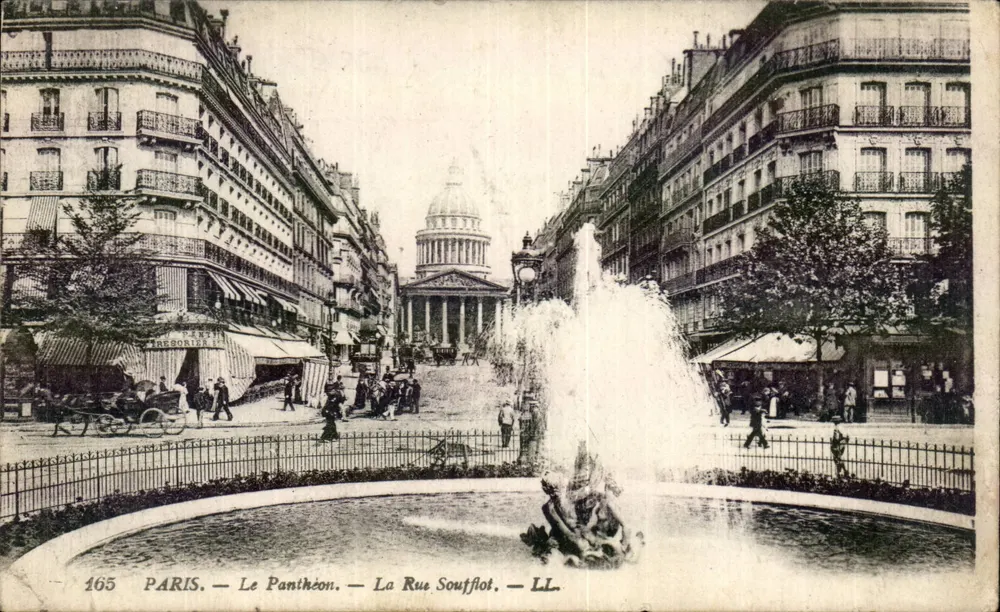 Paris — O Panteão — A Rue Soufflot — LL - Frente