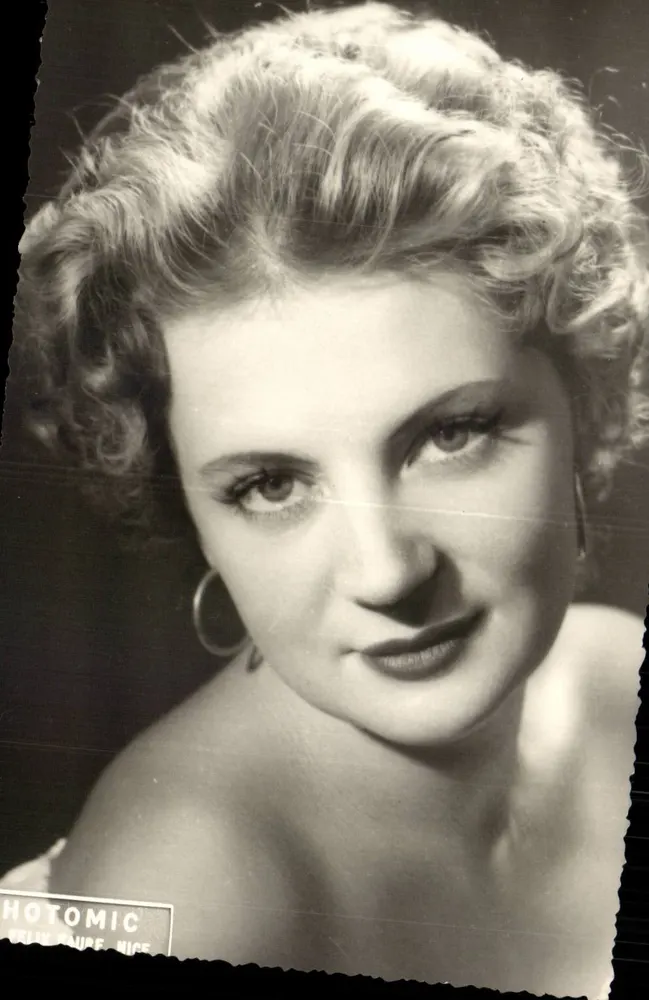 Portret kobiety — studio — Photomic, Berlin, Nice - Awers