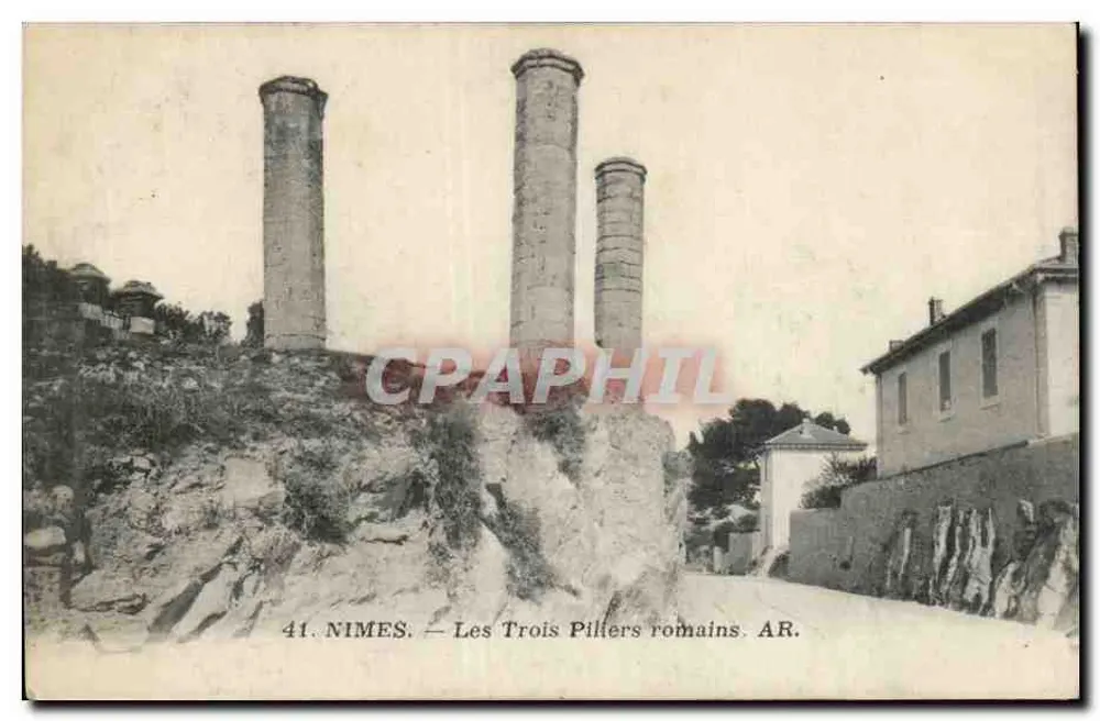 Nîmes — Os Três Piliers Romanos — AR - Frente