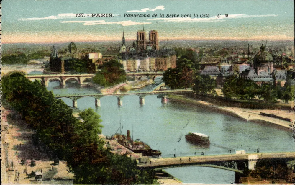 Paris — Panorama do rio Sena em direção à Cidade — C. M. — n° 447 - Frente