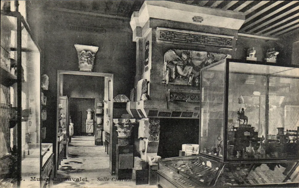 Museu Carnavalet — Sala Charlemagne - Frente