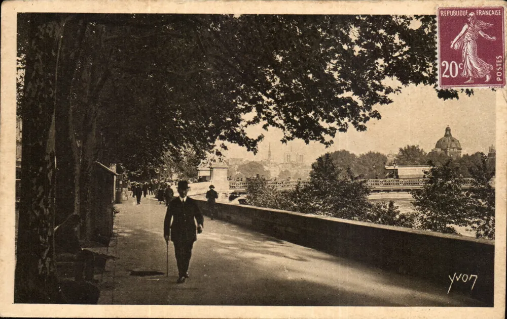 O Quai das Tuileries — Paris em Passeio — Edição de Arte YVON - Frente