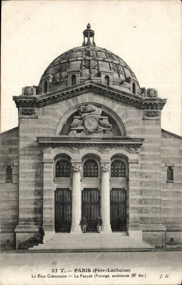 Der Krematoriumsofen — Die Fassade (Formigé, Architekt) — Paris (Père-Lachaise) - Vorderseite