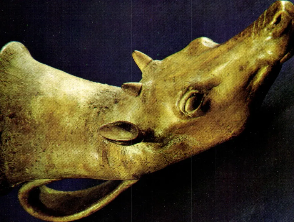 Cabeça de touro em bronze — Rython italiano — Edição Pierron - Frente