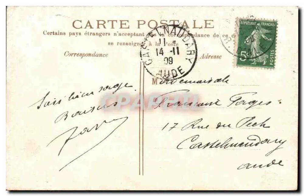 Parigi. La Chiesa di Saint-Germain-l'Auxerrois — vista della piazza con campanile e passanti — editore non visibile - Verso