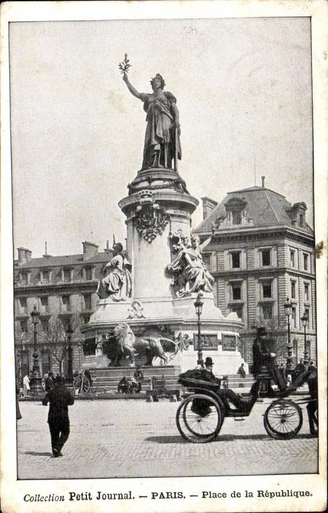 Praça da República — Paris — Coleção Petit Journal - Frente