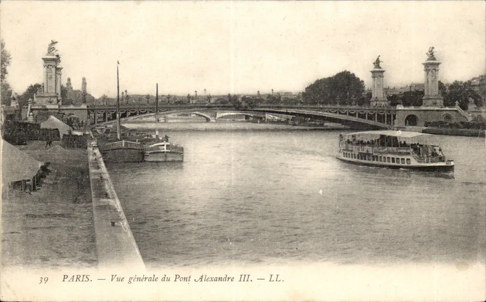 Paris — Vista geral do Ponte Alexandre III — LL. - Frente