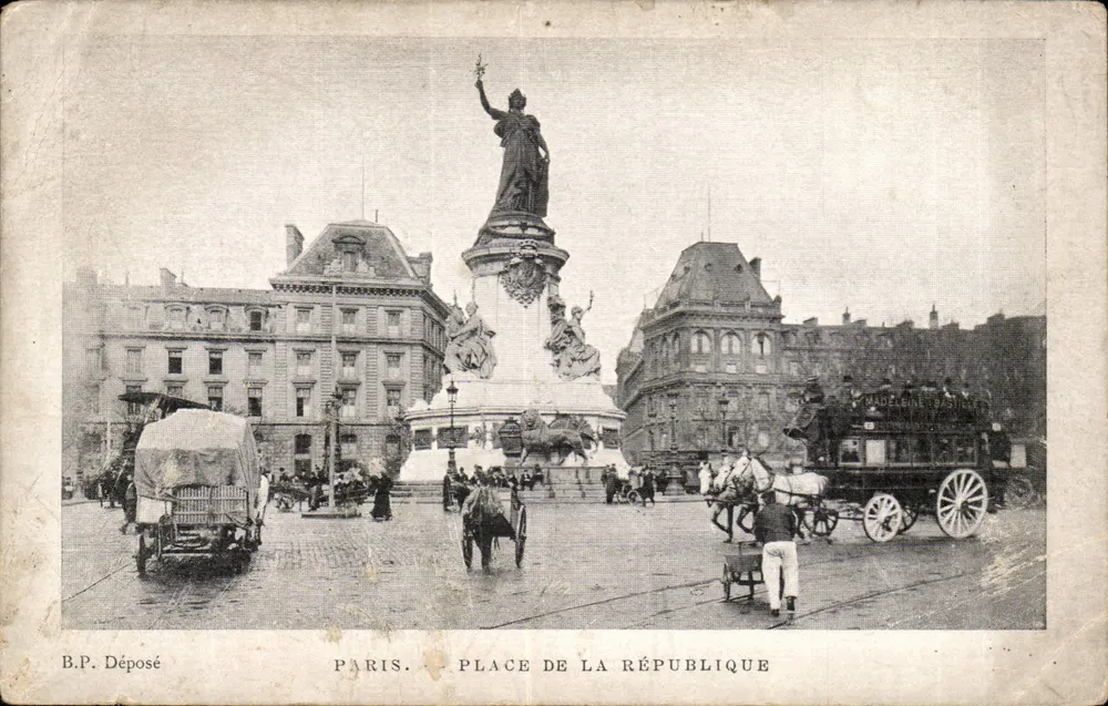 Place de la République — statue de la République — éditeur B.P. Déposé - Frente