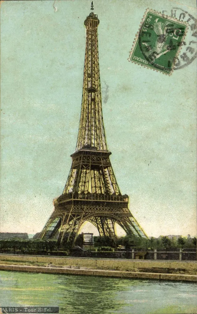 Paris - Torre Eiffel — vista da torre com o Sena em segundo plano — editor não identificado, número de série não visível - Frente