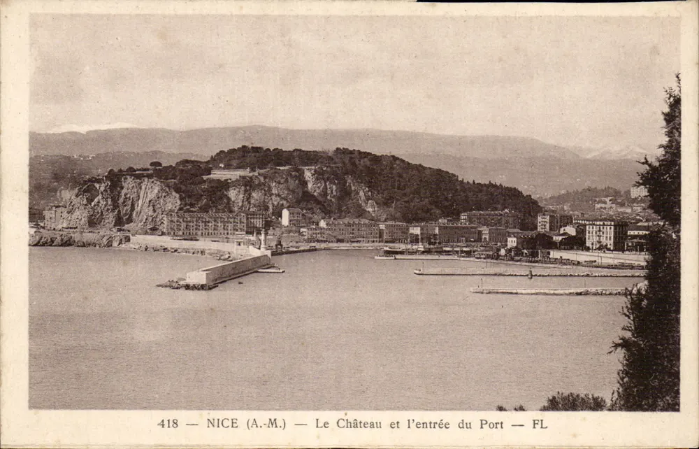 Nice (A.M.) — O Castelo e a entrada do Porto — FL - Frente