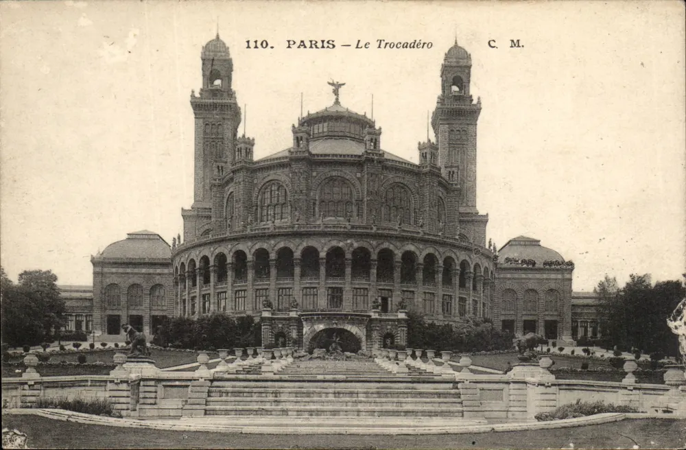 Paris — O Trocadéro — C.M. n°110 - Frente