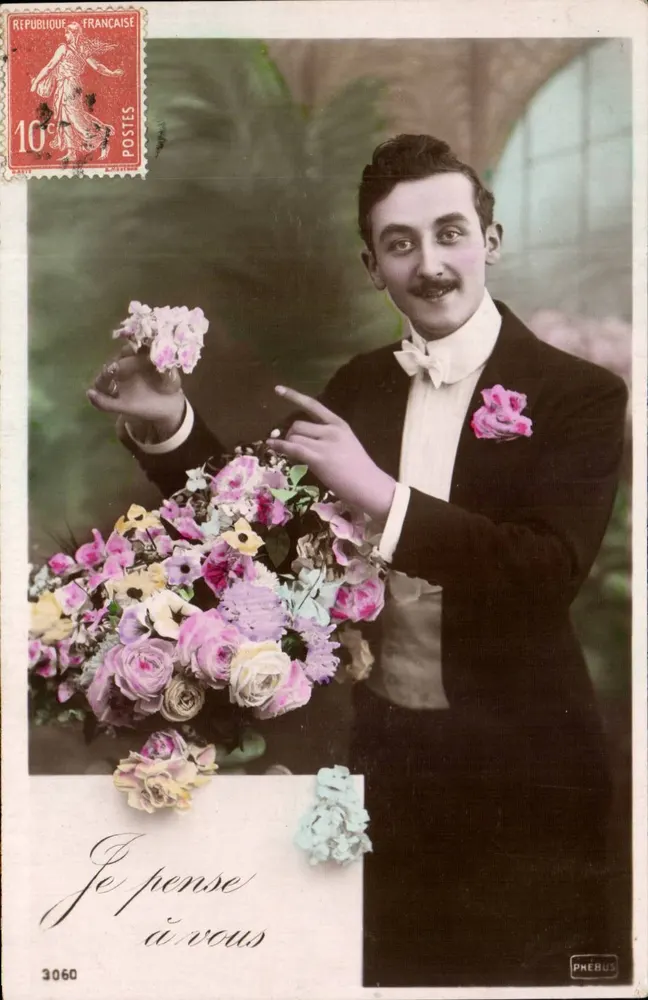 Mann im Abendkleid mit Blumenstrauß — 'Ich denke an Sie' — PHEBUS n°3060 - Vorderseite
