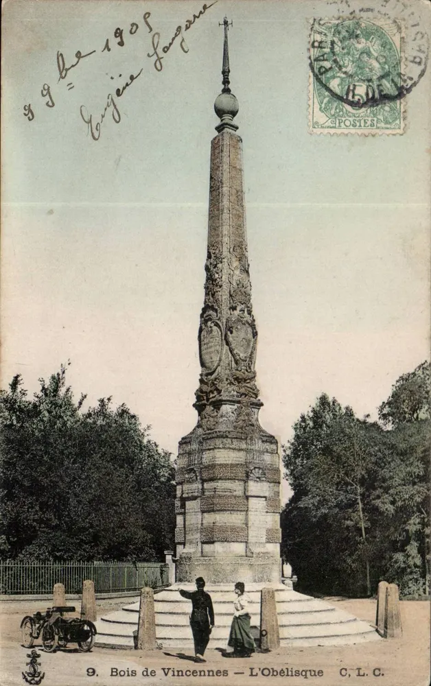 Bois de Vincennes — O Obélisco — C. L. C. - Frente