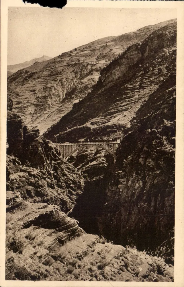 Gorges de Daluis — Ponte em arco sobre canyon — Les Éditions d'Art Yvon, Paris - Frente